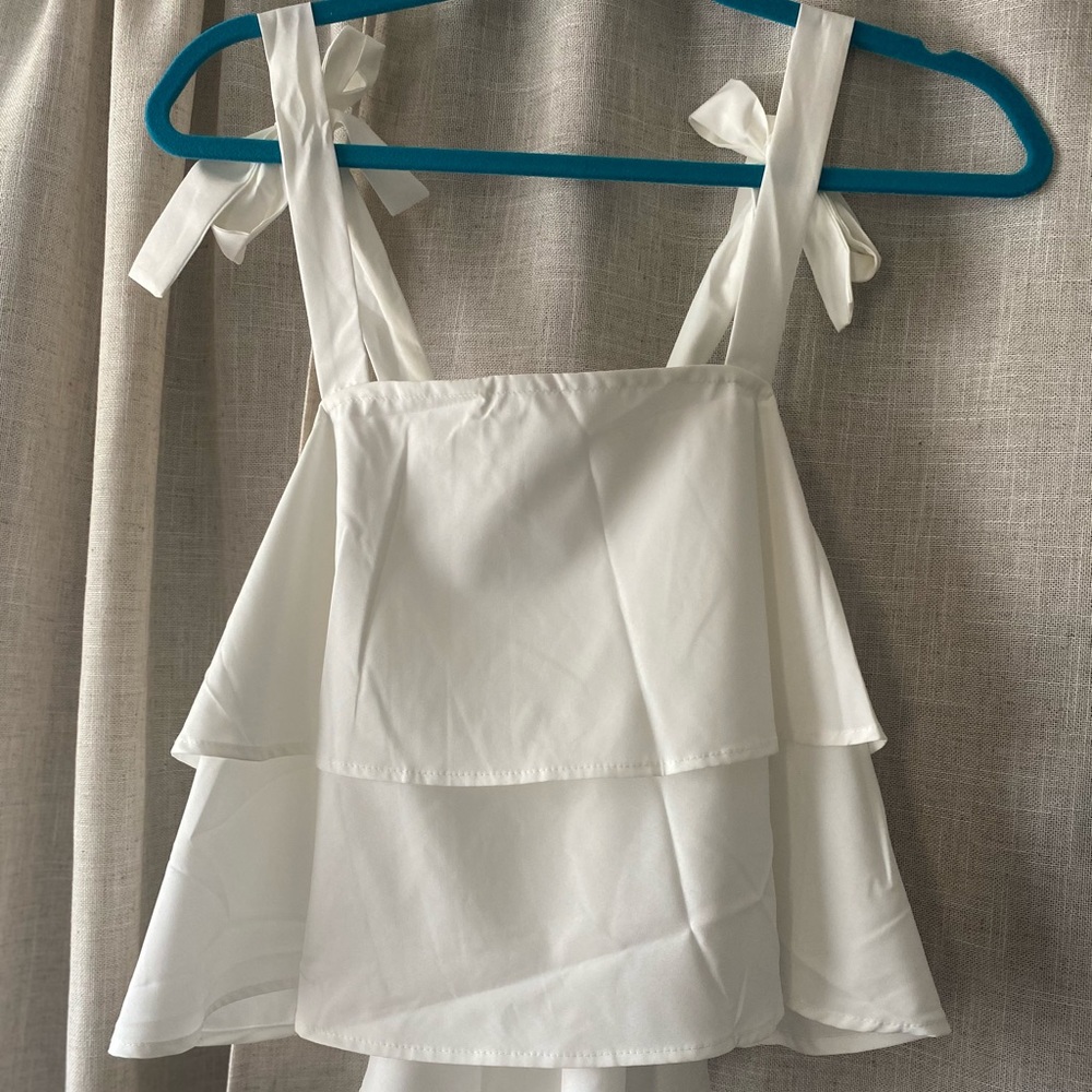 Cropped ruffle white tank top SHEIN
